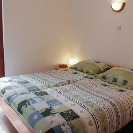 Five Bedroom Holiday In Szolad *