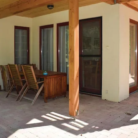 Five Bedroom Holiday In Szolad Balatonszárszó